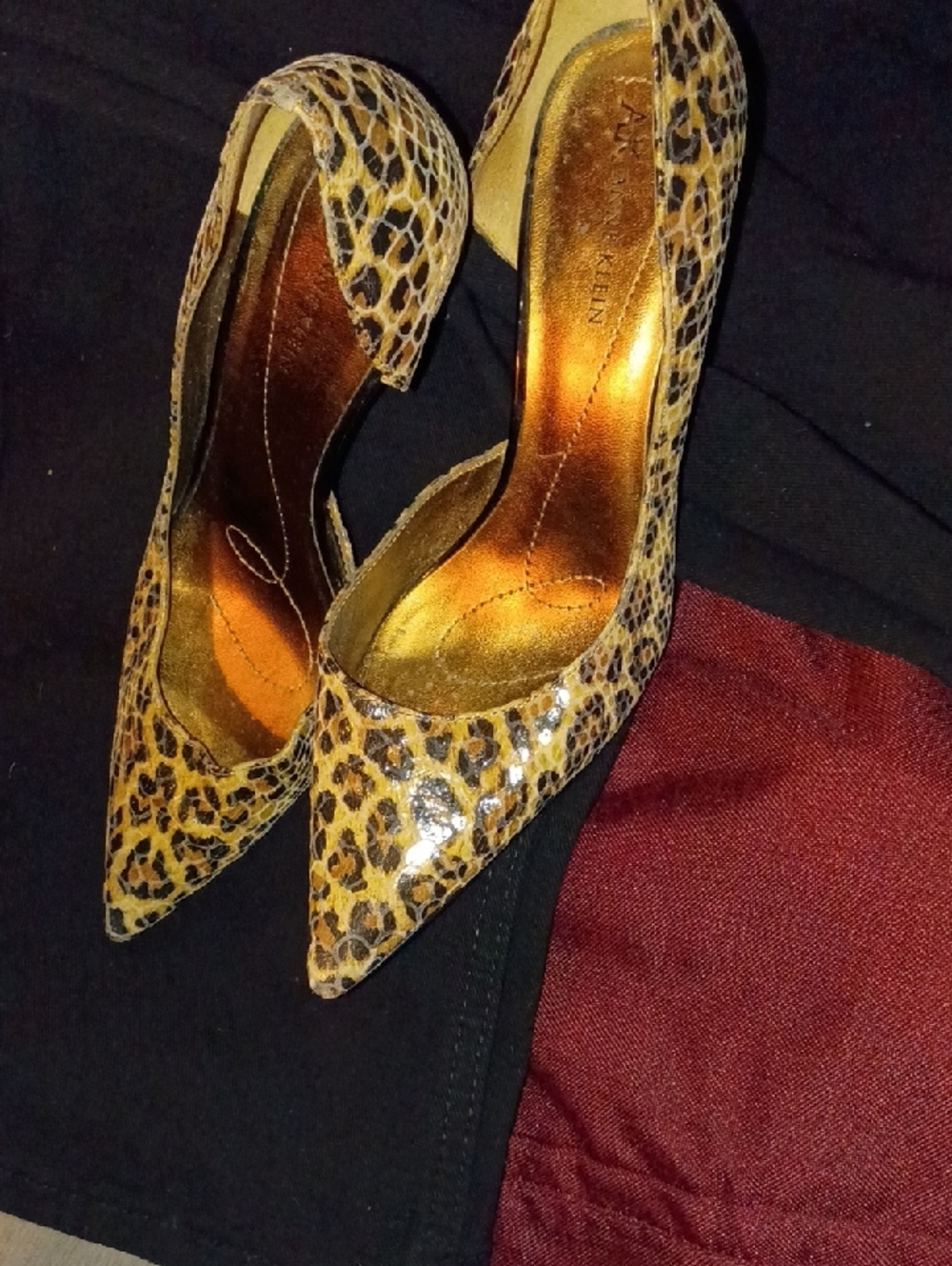 Vintage Anne Klein Leopard Print Pointed Toe Women's Pumps - Gold Insole